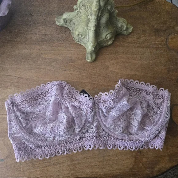 Victorias Secret Lace Bras - Picture 4 of 12